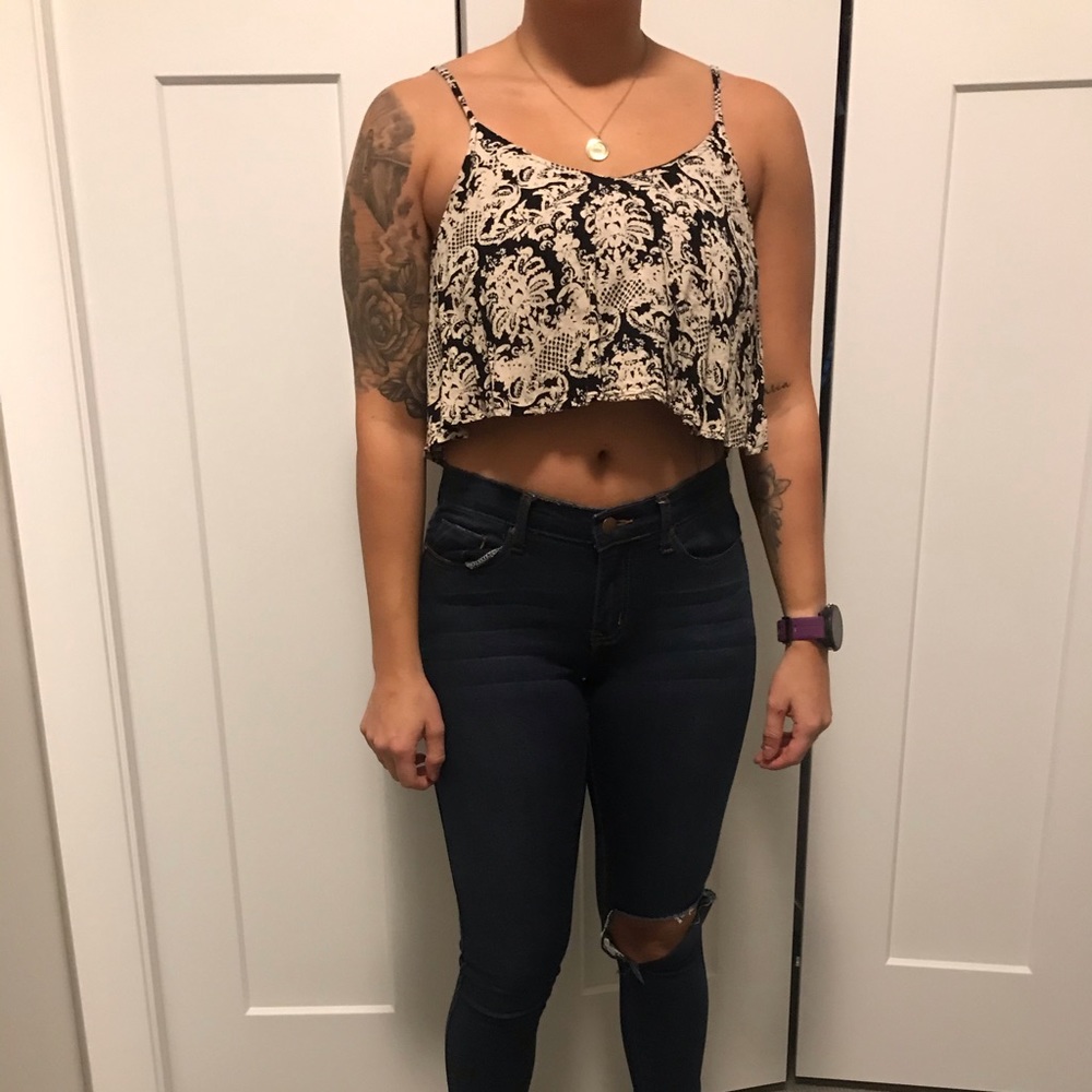 3/$20 Flowy crop top